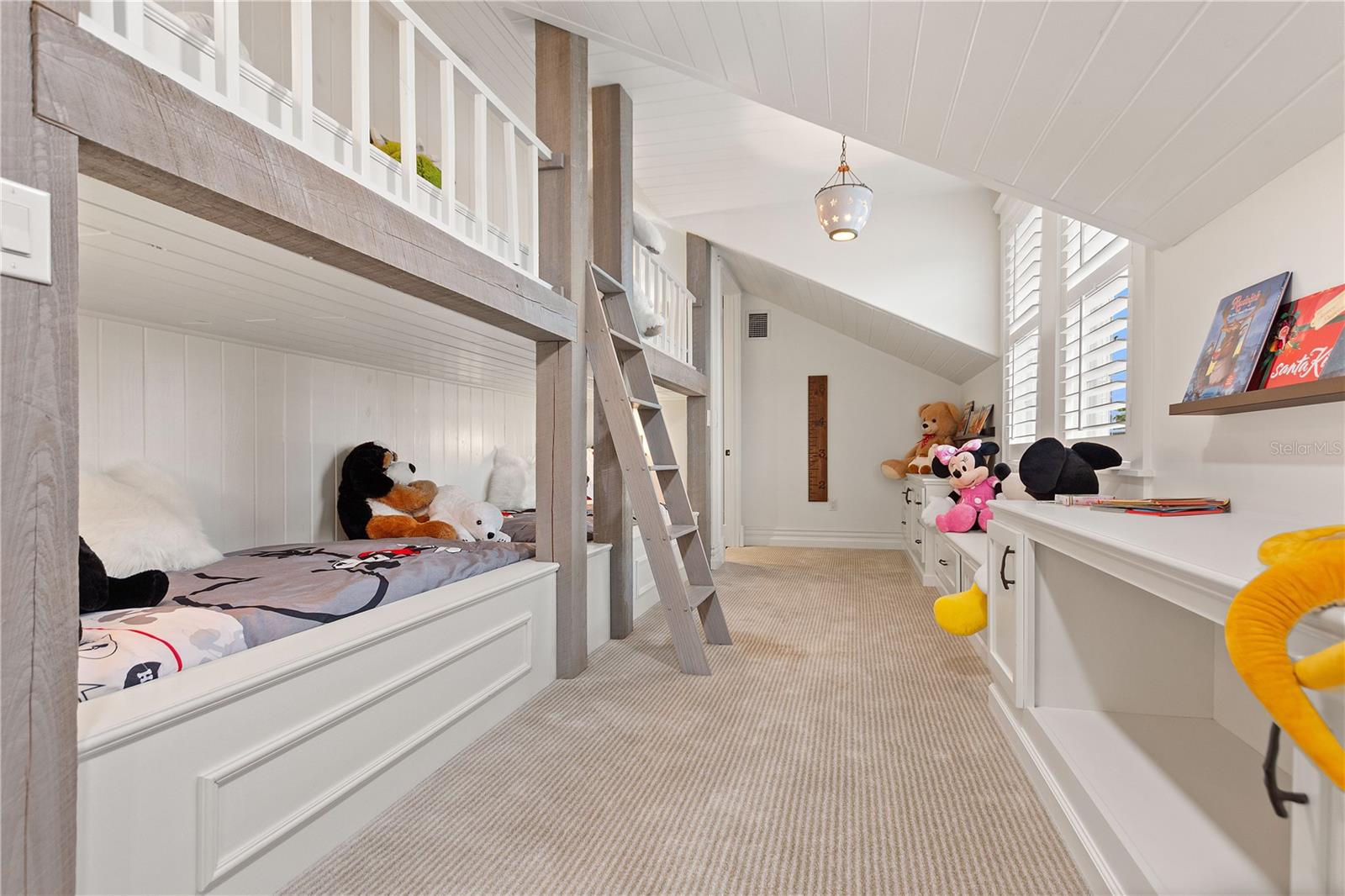 O6165579 Property Photo