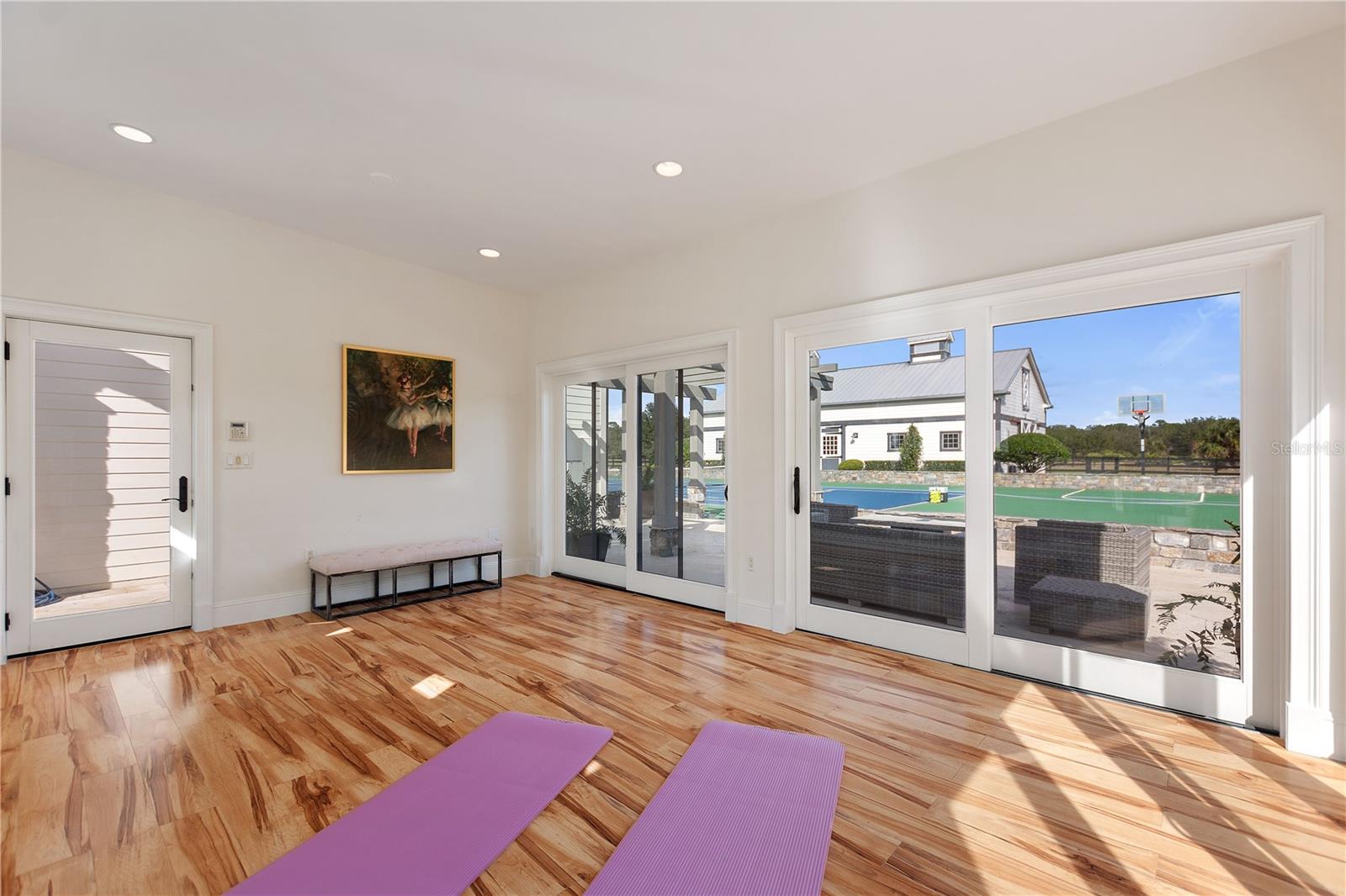 O6165579 Property Photo