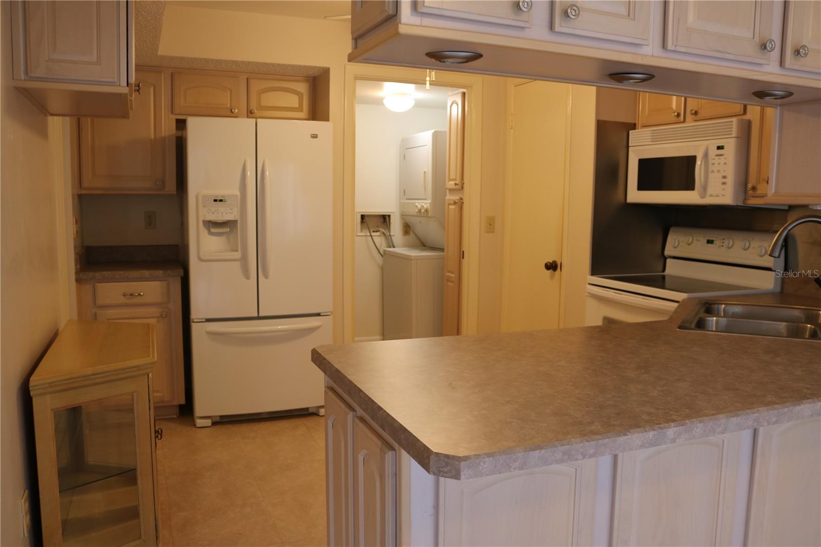 225 COUNTRY CLUB DR #E248, LARGO, FL, 33771