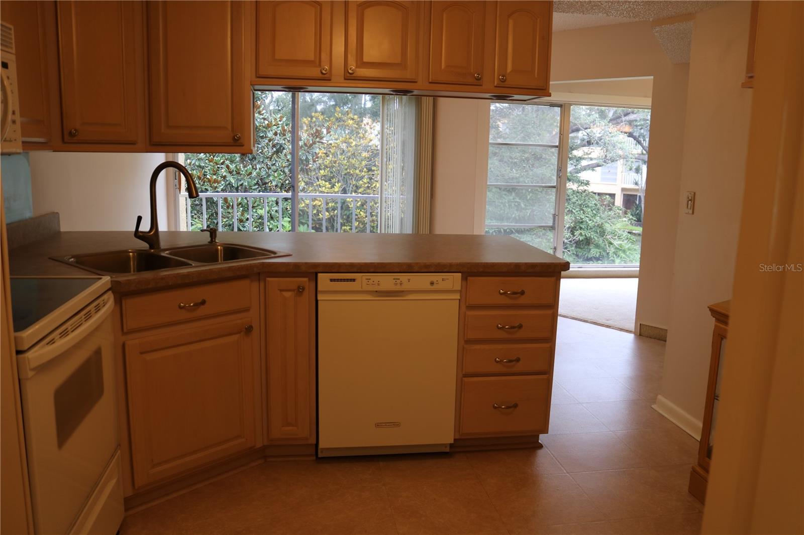 225 COUNTRY CLUB DR #E248, LARGO, FL, 33771