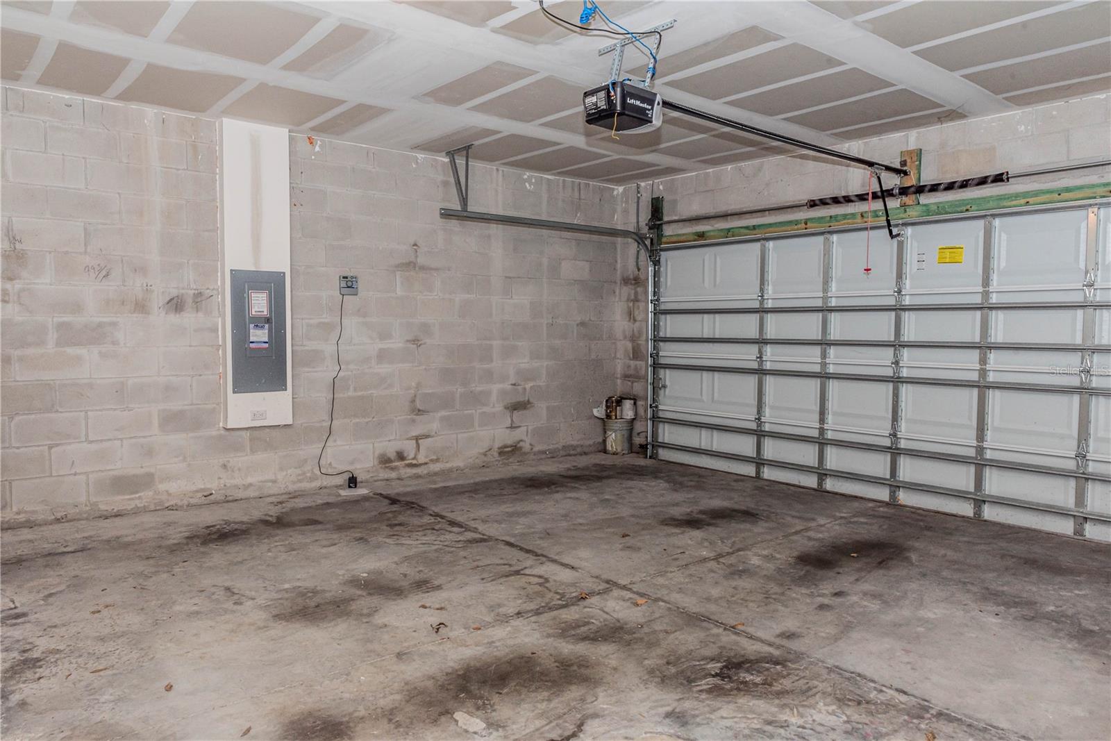 208 FALL GLO RD, WINTER HAVEN, FL, 33880