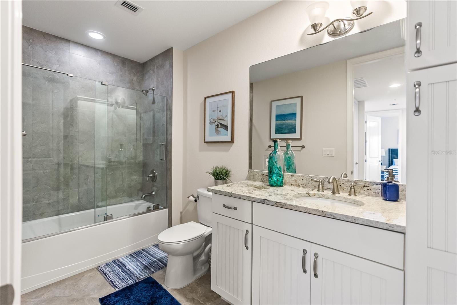 392 ARUBA CIR #202, BRADENTON, FL, 34209