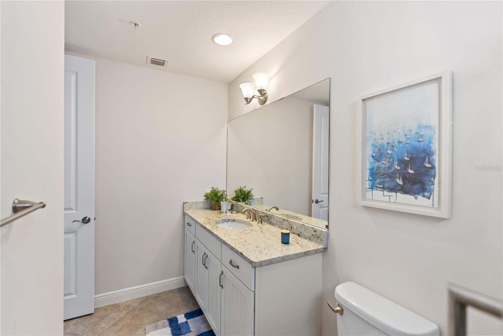 392 ARUBA CIR #202, BRADENTON, FL, 34209