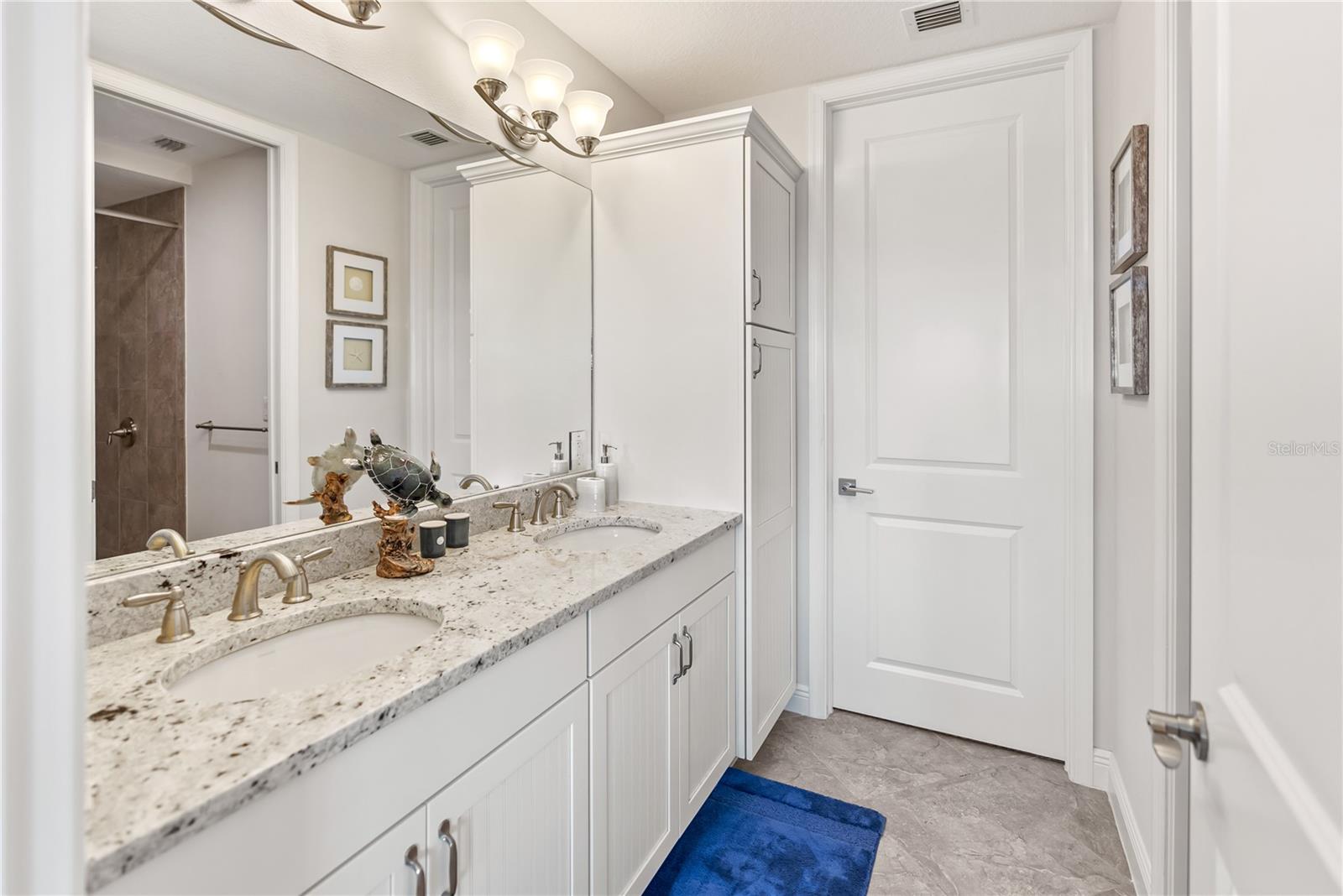 392 ARUBA CIR #202, BRADENTON, FL, 34209