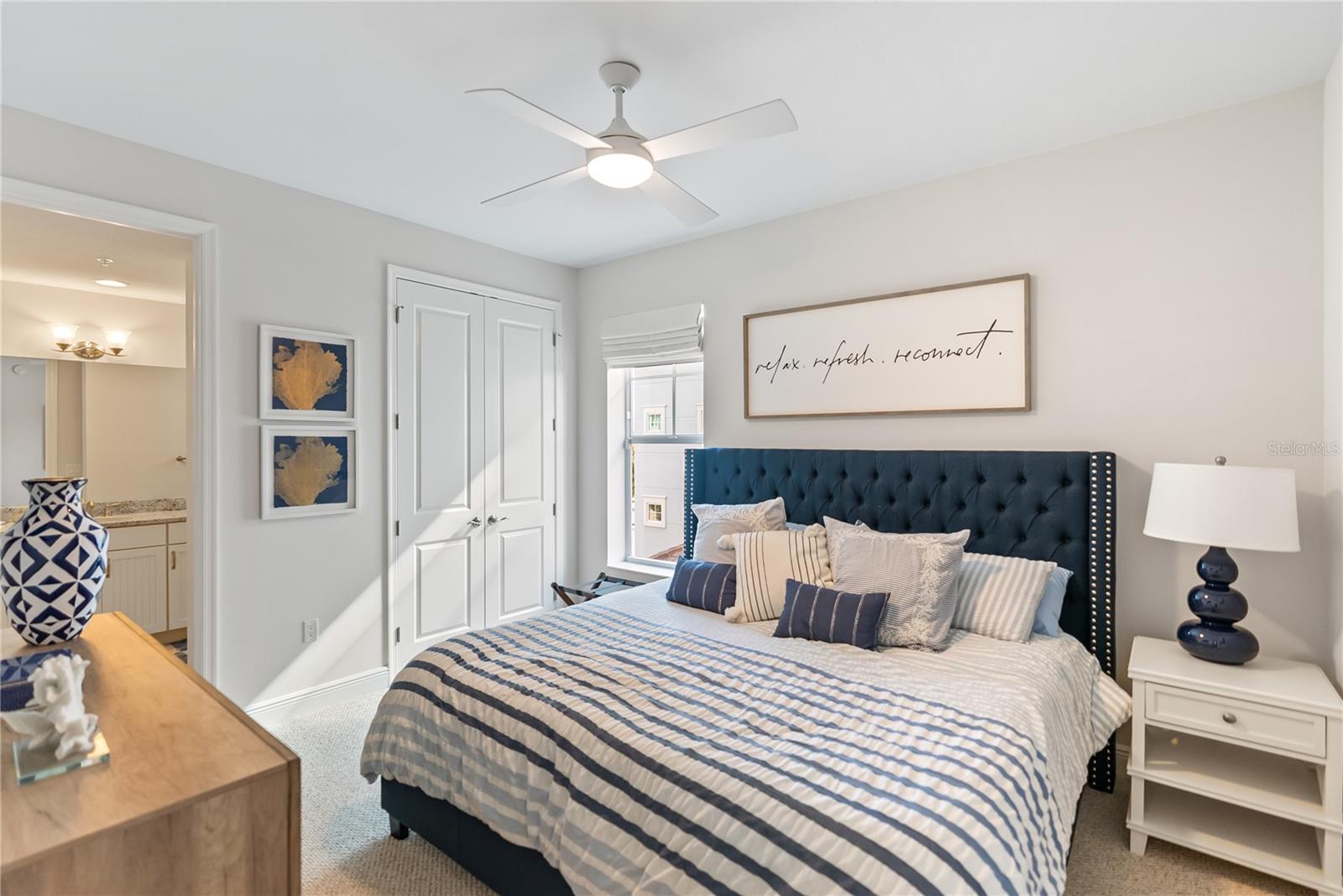 392 ARUBA CIR #202, BRADENTON, FL, 34209