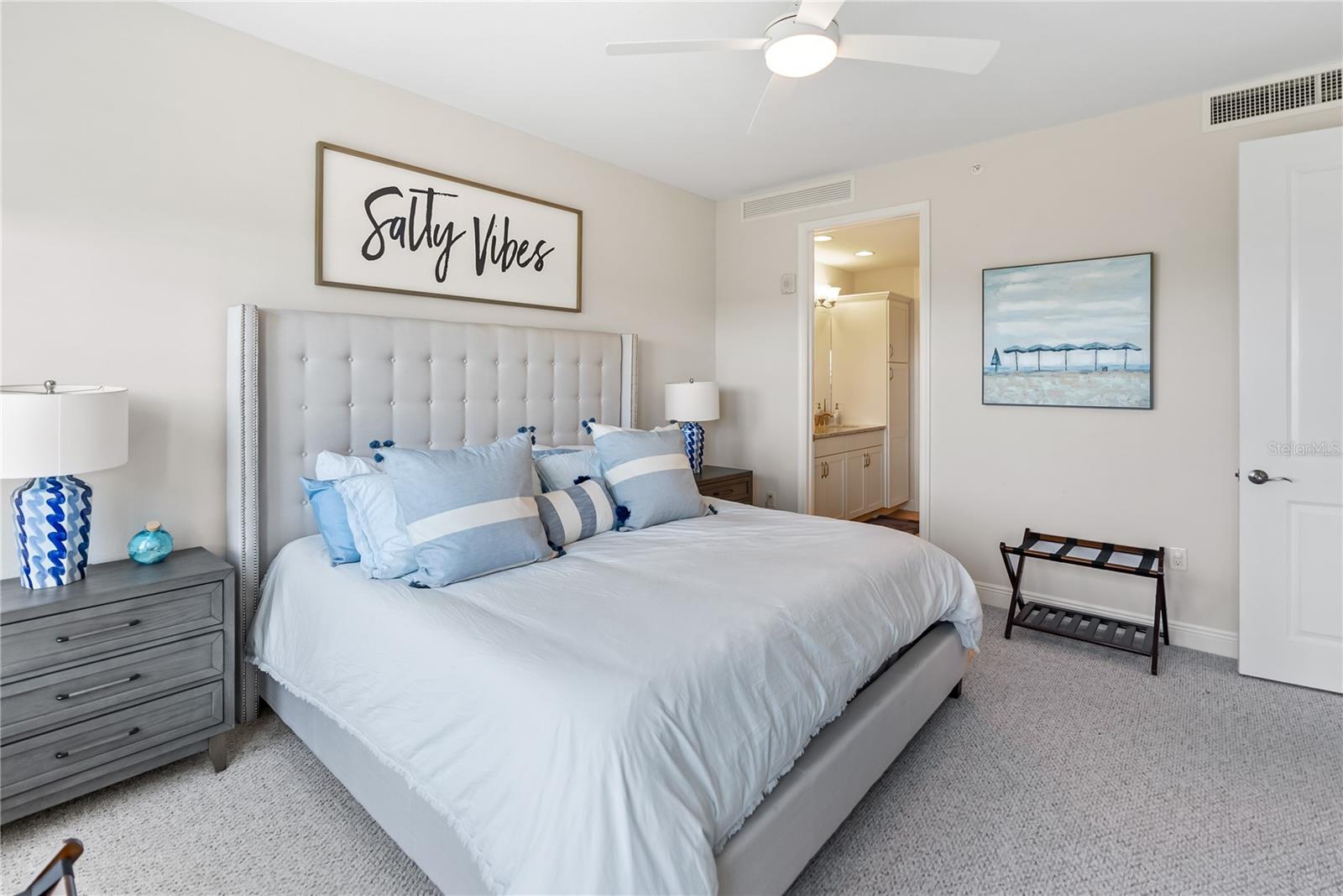 392 ARUBA CIR #202, BRADENTON, FL, 34209