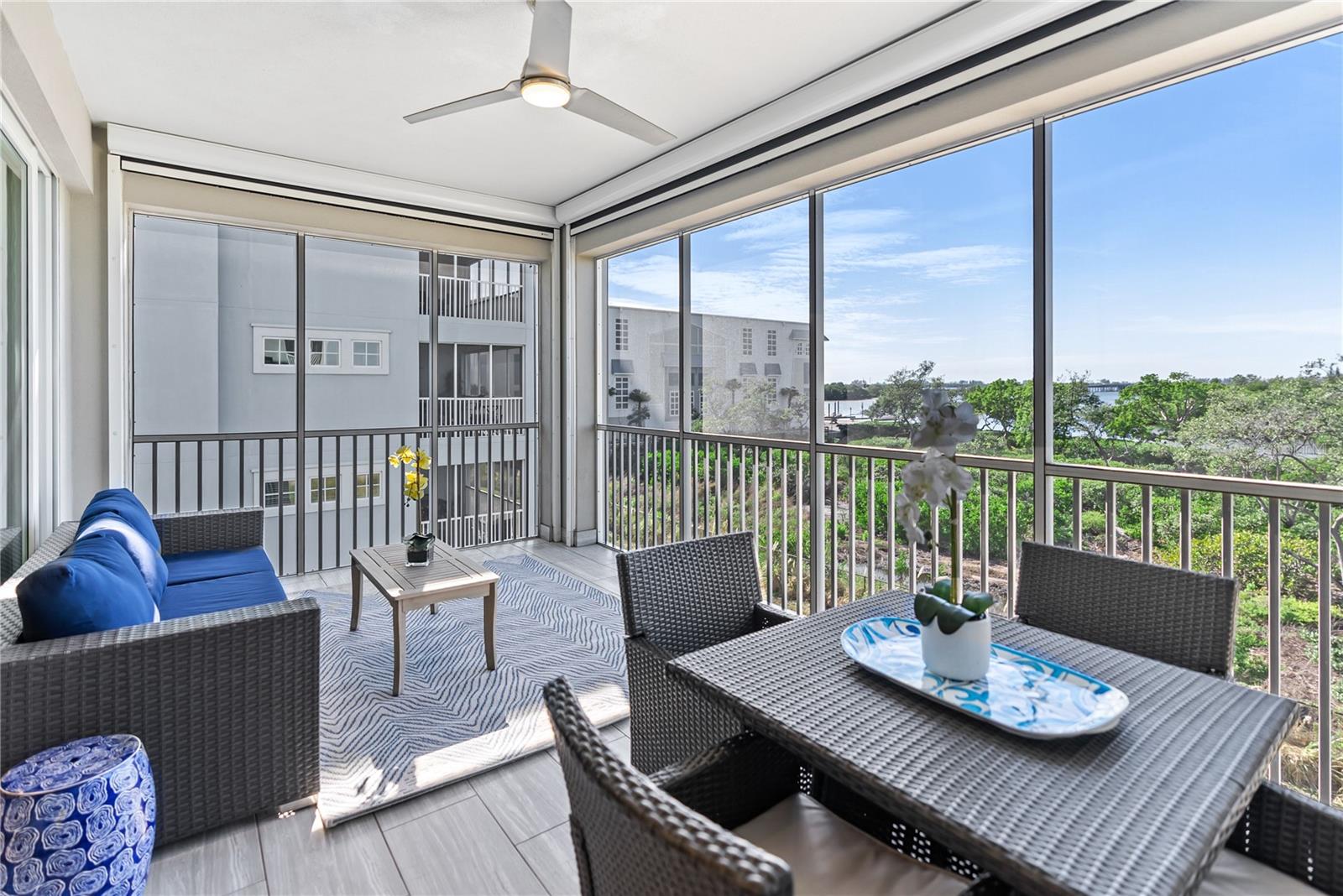 392 ARUBA CIR #202, BRADENTON, FL, 34209