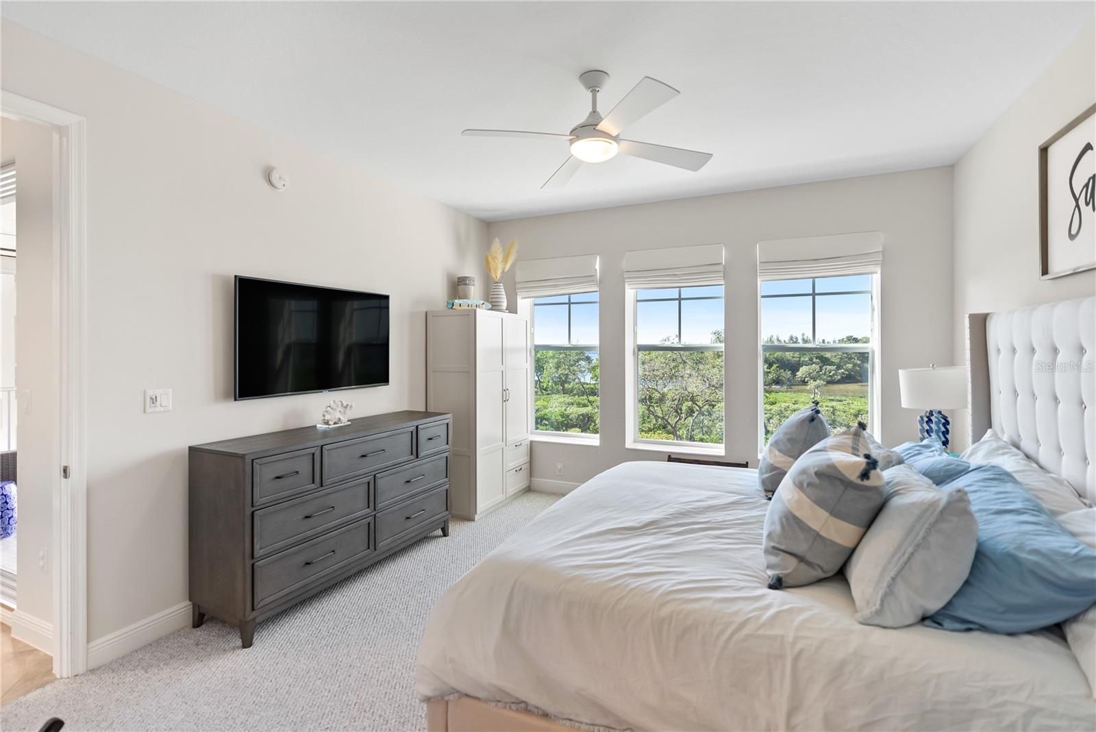 392 ARUBA CIR #202, BRADENTON, FL, 34209
