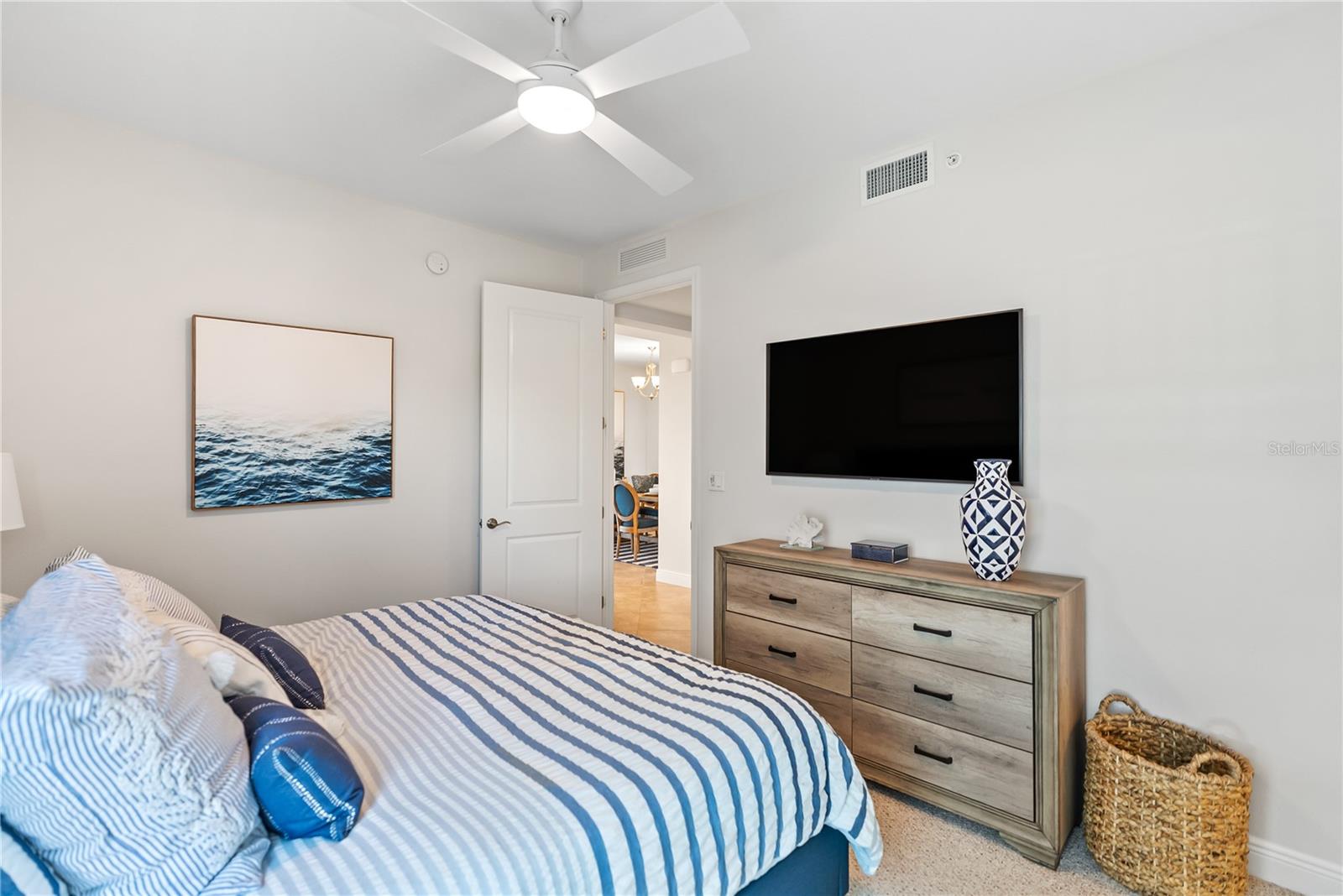 392 ARUBA CIR #202, BRADENTON, FL, 34209