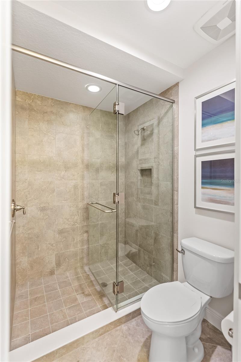 392 ARUBA CIR #202, BRADENTON, FL, 34209