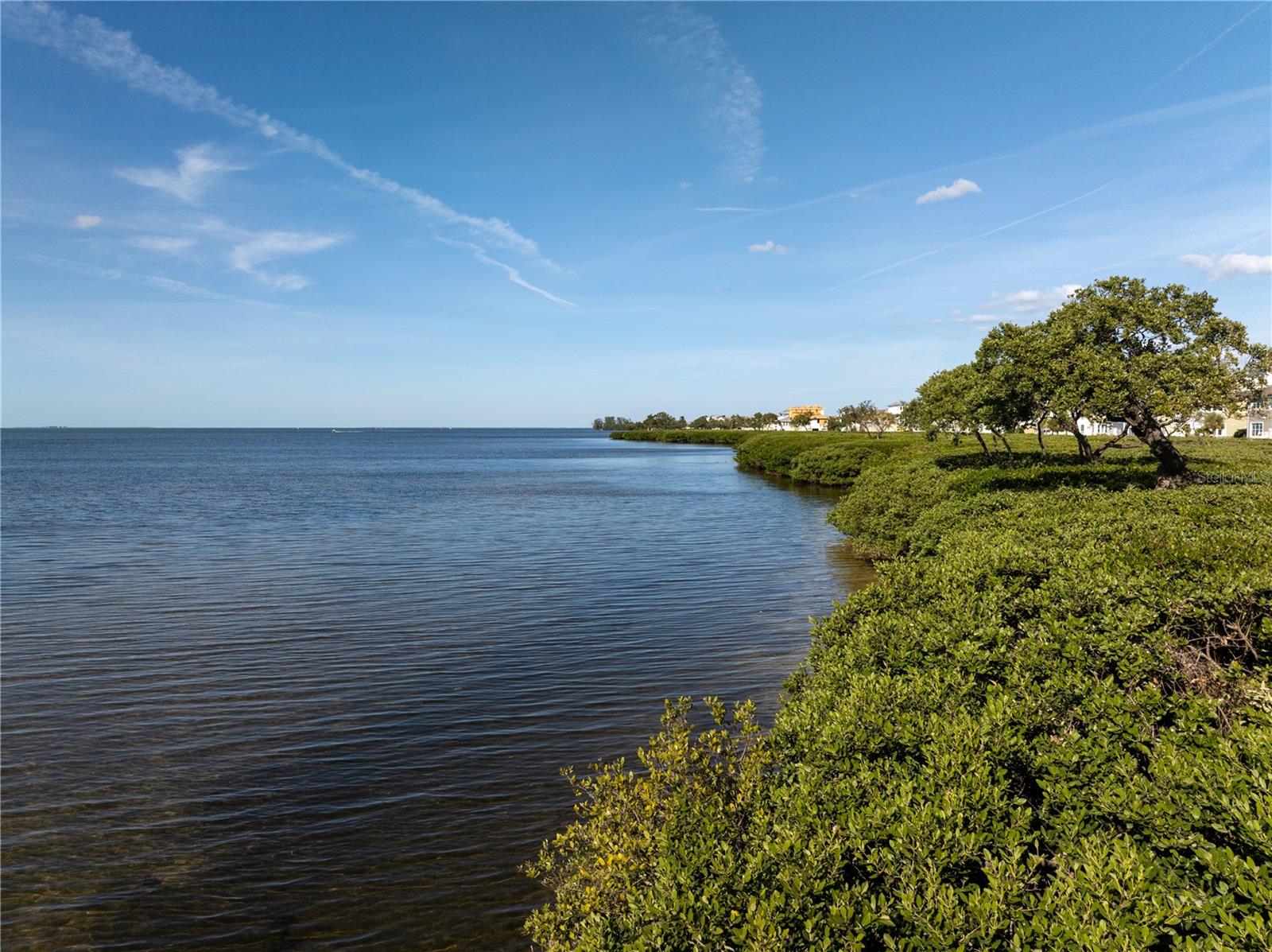 392 ARUBA CIR #202, BRADENTON, FL, 34209