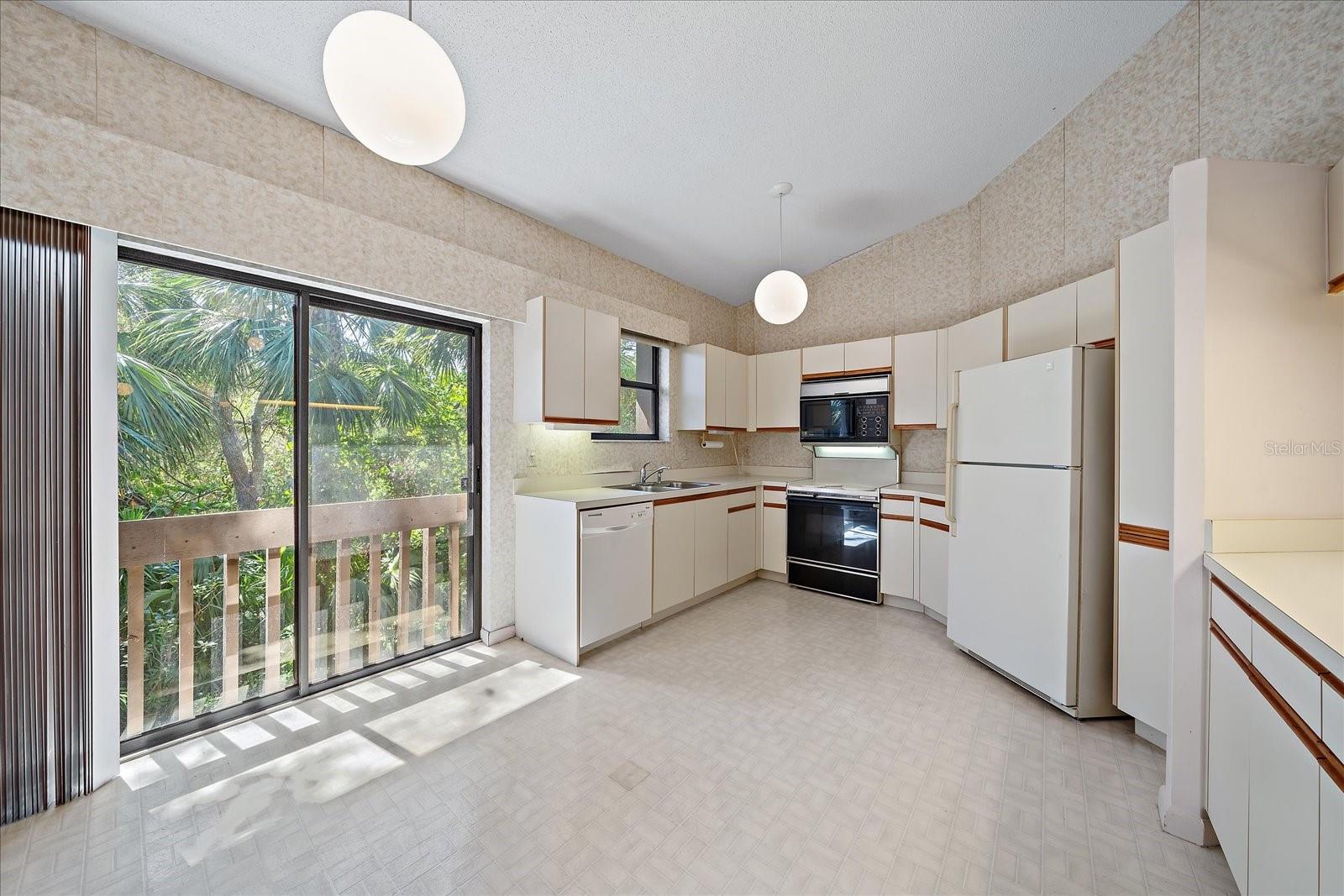1654 STARLING DR #201, SARASOTA, FL, 34231