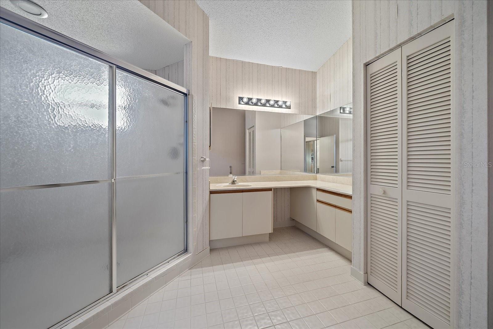 1654 STARLING DR #201, SARASOTA, FL, 34231