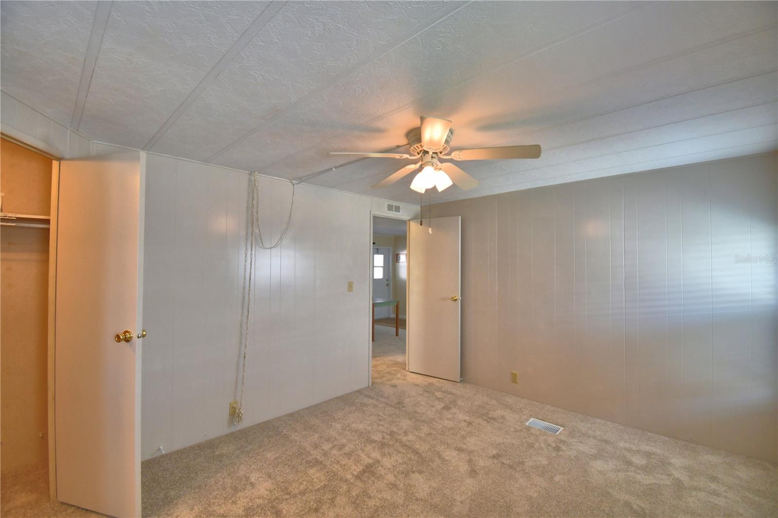 P4928579 Property Photo