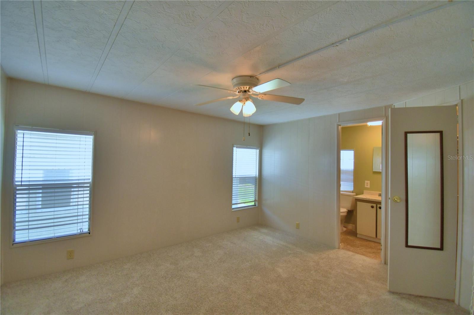 P4928579 Property Photo