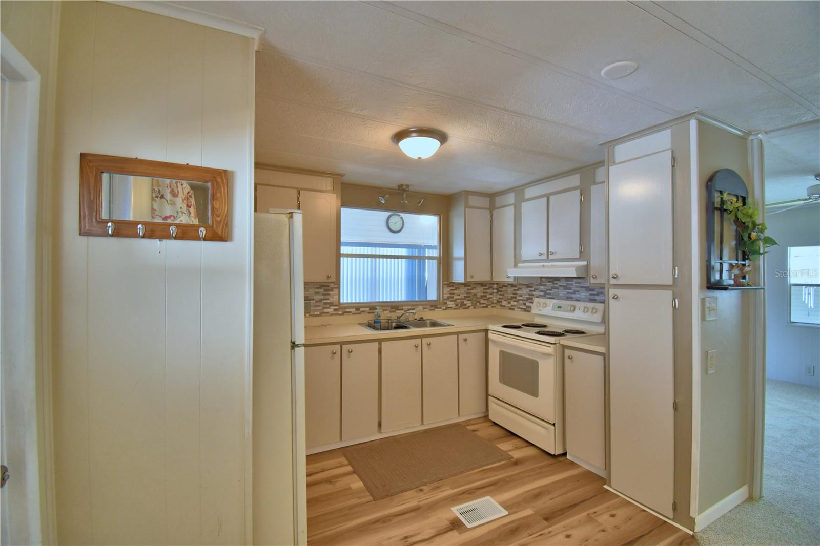 P4928579 Property Photo