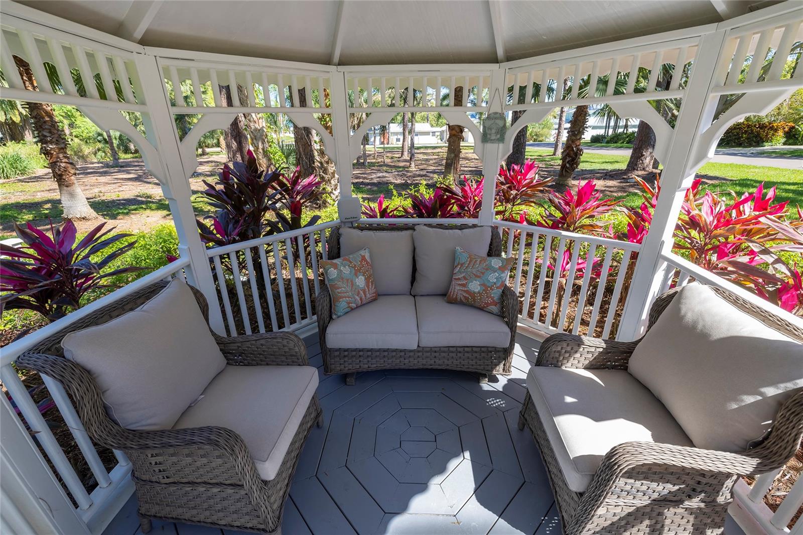 761 SOUNDVIEW DR, PALM HARBOR, FL, 34683