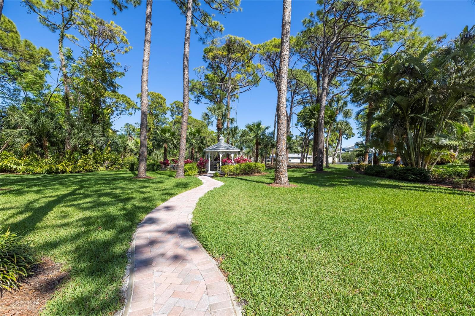 761 SOUNDVIEW DR, PALM HARBOR, FL, 34683