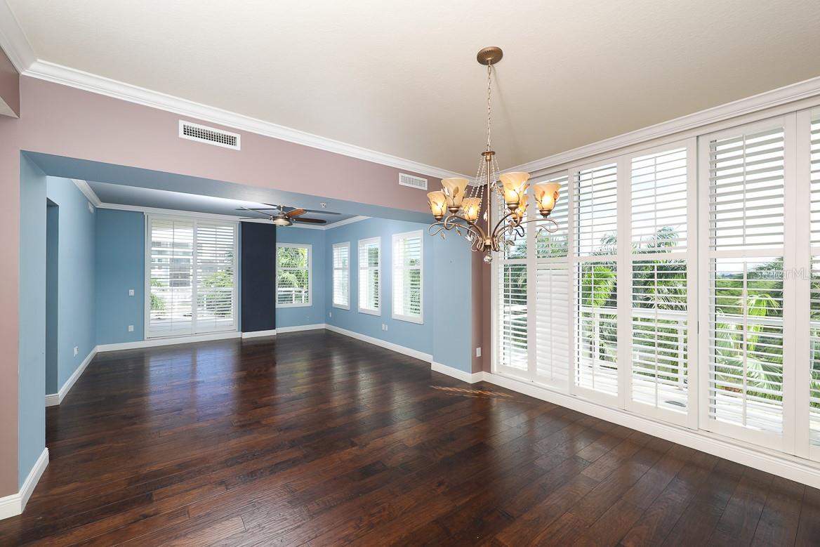 1300 BENJAMIN FRANKLIN DR #305, SARASOTA, FL, 34236
