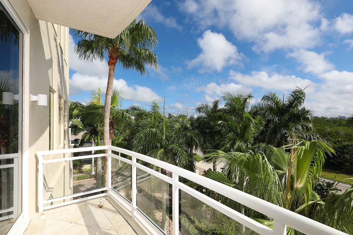 1300 BENJAMIN FRANKLIN DR #305, SARASOTA, FL, 34236