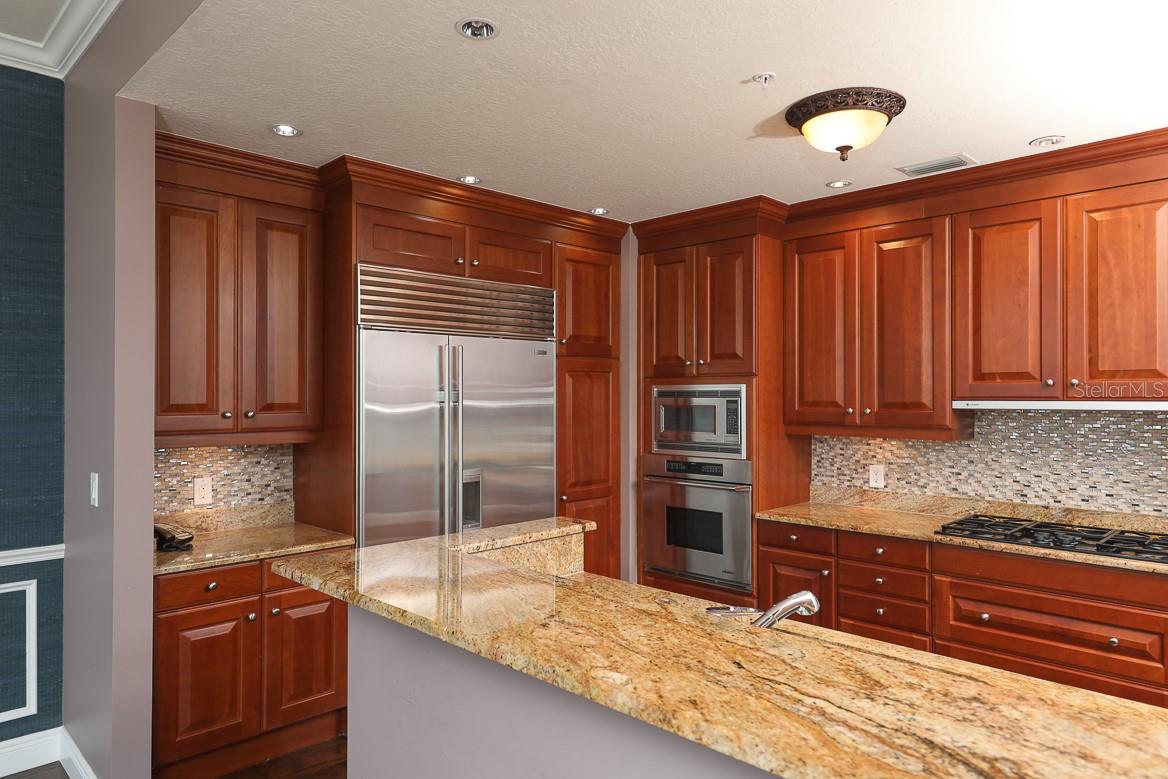 1300 BENJAMIN FRANKLIN DR #305, SARASOTA, FL, 34236