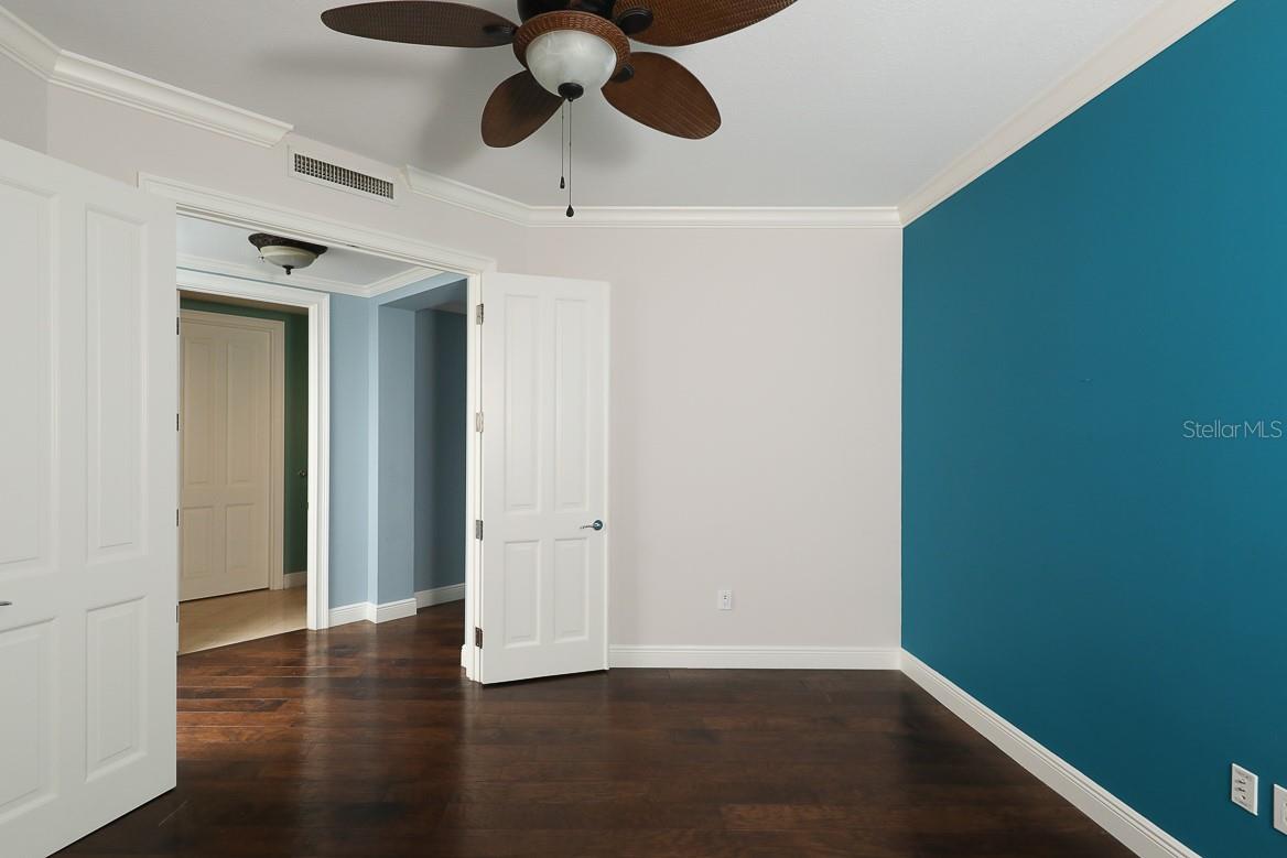 1300 BENJAMIN FRANKLIN DR #305, SARASOTA, FL, 34236