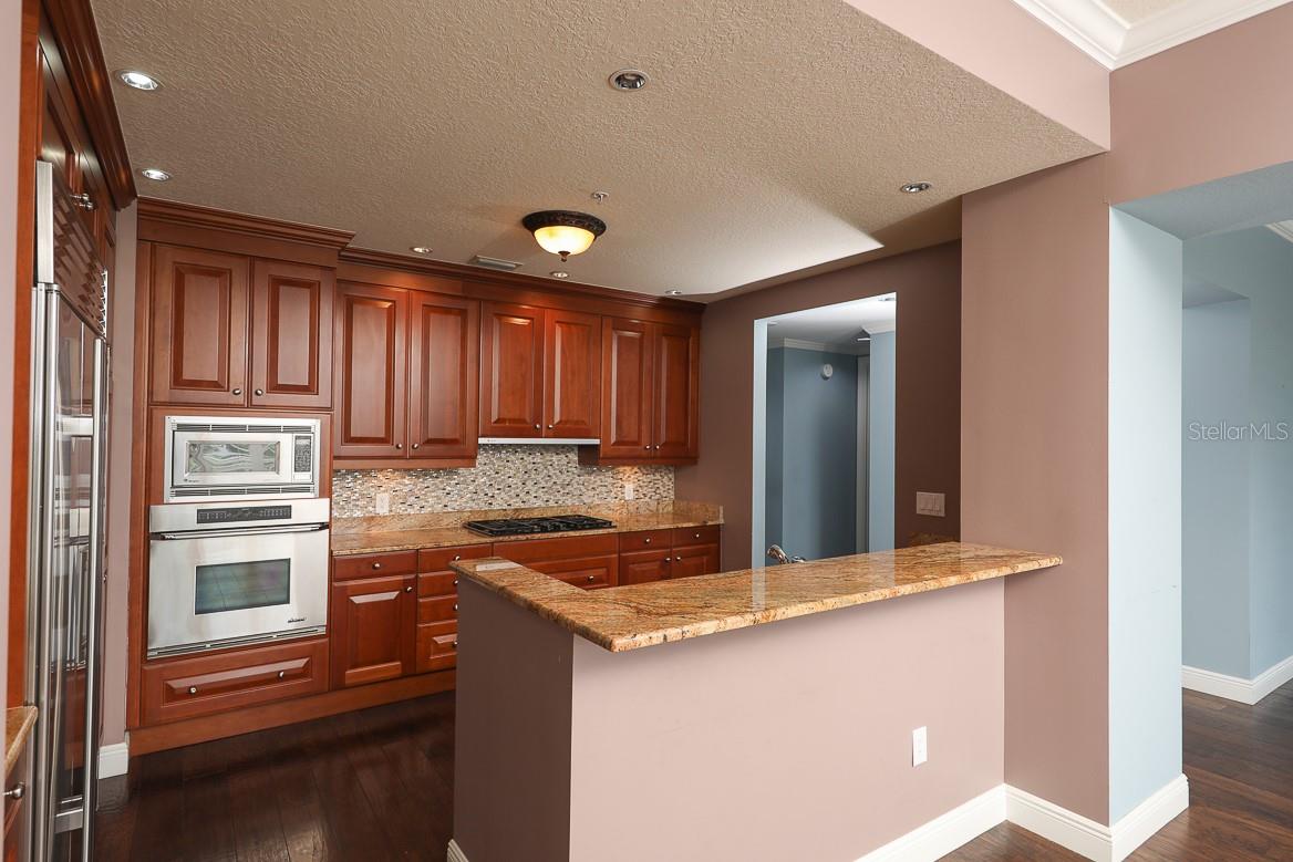 1300 BENJAMIN FRANKLIN DR #305, SARASOTA, FL, 34236