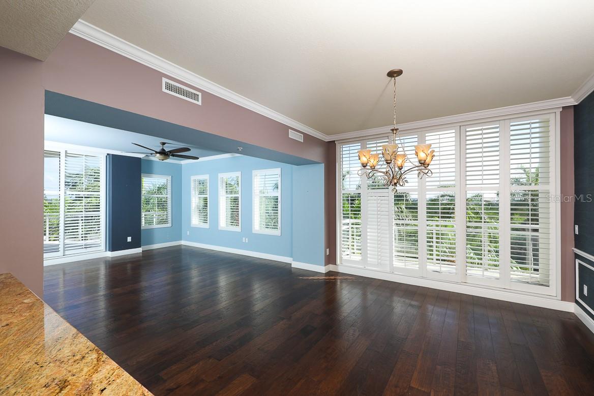 1300 BENJAMIN FRANKLIN DR #305, SARASOTA, FL, 34236