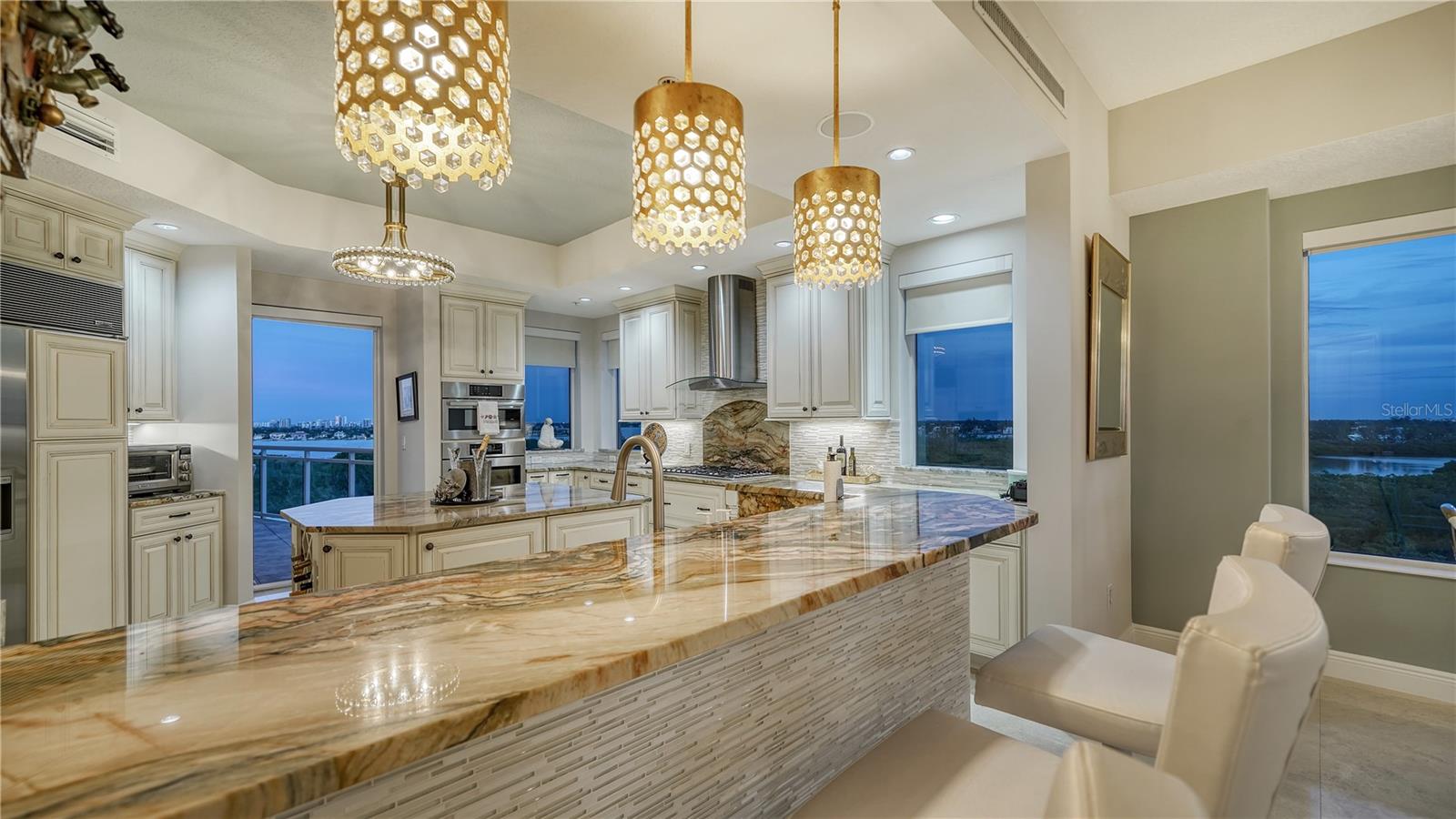 1300 BENJAMIN FRANKLIN DR #701, SARASOTA, FL, 34236