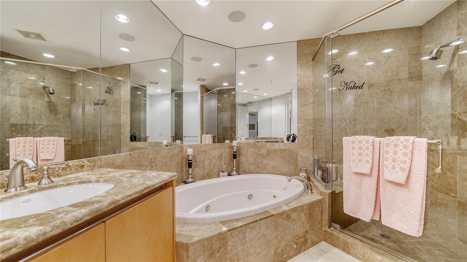 1300 BENJAMIN FRANKLIN DR #701, SARASOTA, FL, 34236