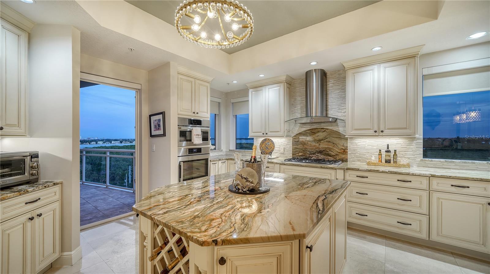 1300 BENJAMIN FRANKLIN DR #701, SARASOTA, FL, 34236