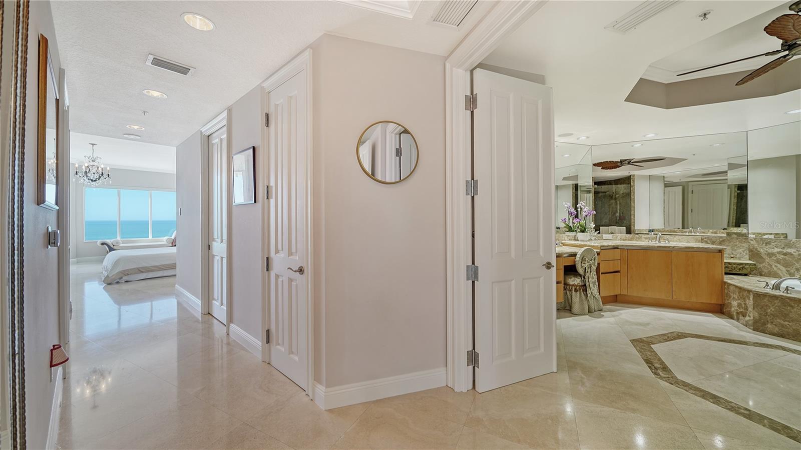 1300 BENJAMIN FRANKLIN DR #701, SARASOTA, FL, 34236