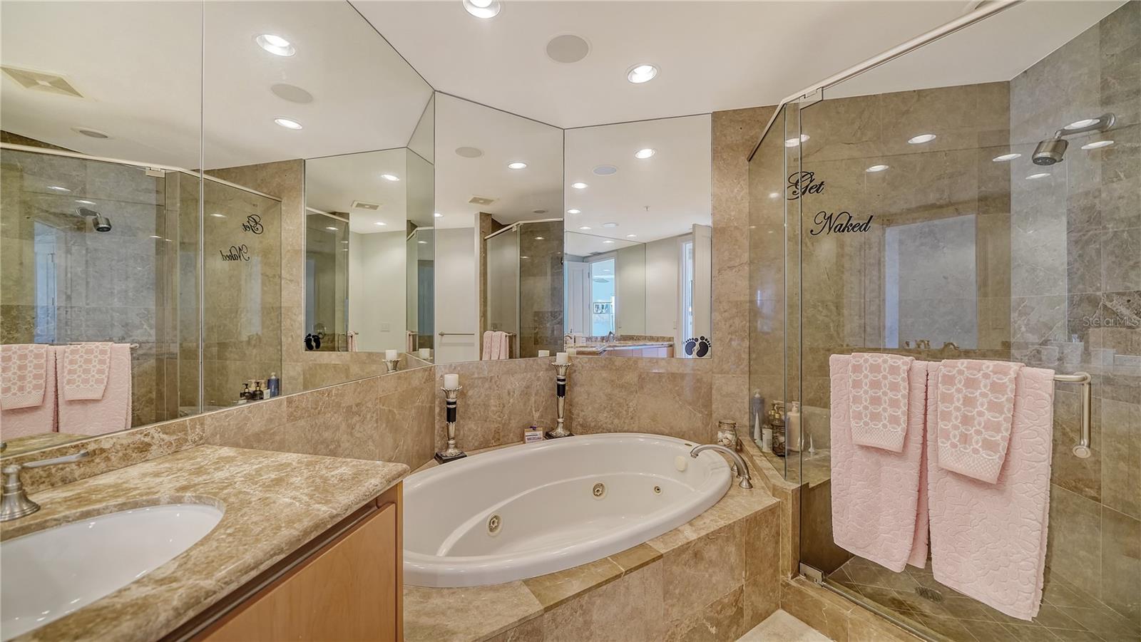 1300 BENJAMIN FRANKLIN DR #701, SARASOTA, FL, 34236