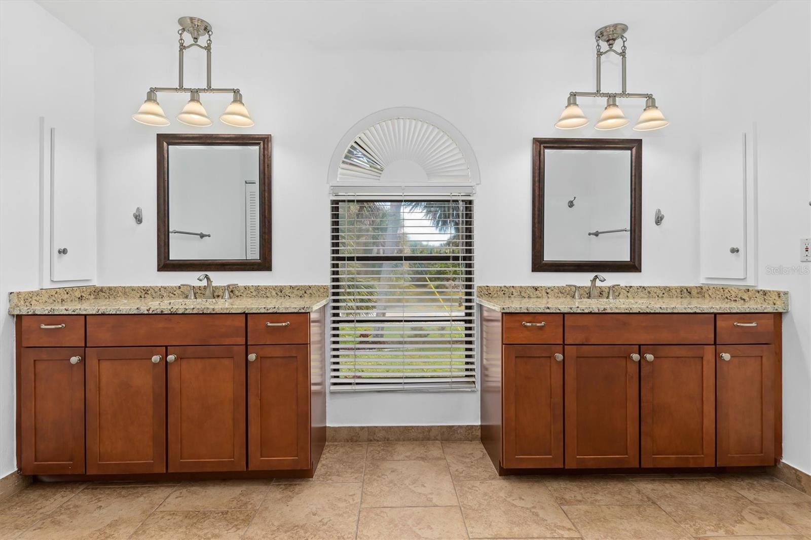 18602 AYRSHIRE CIR, PORT CHARLOTTE, FL, 33948