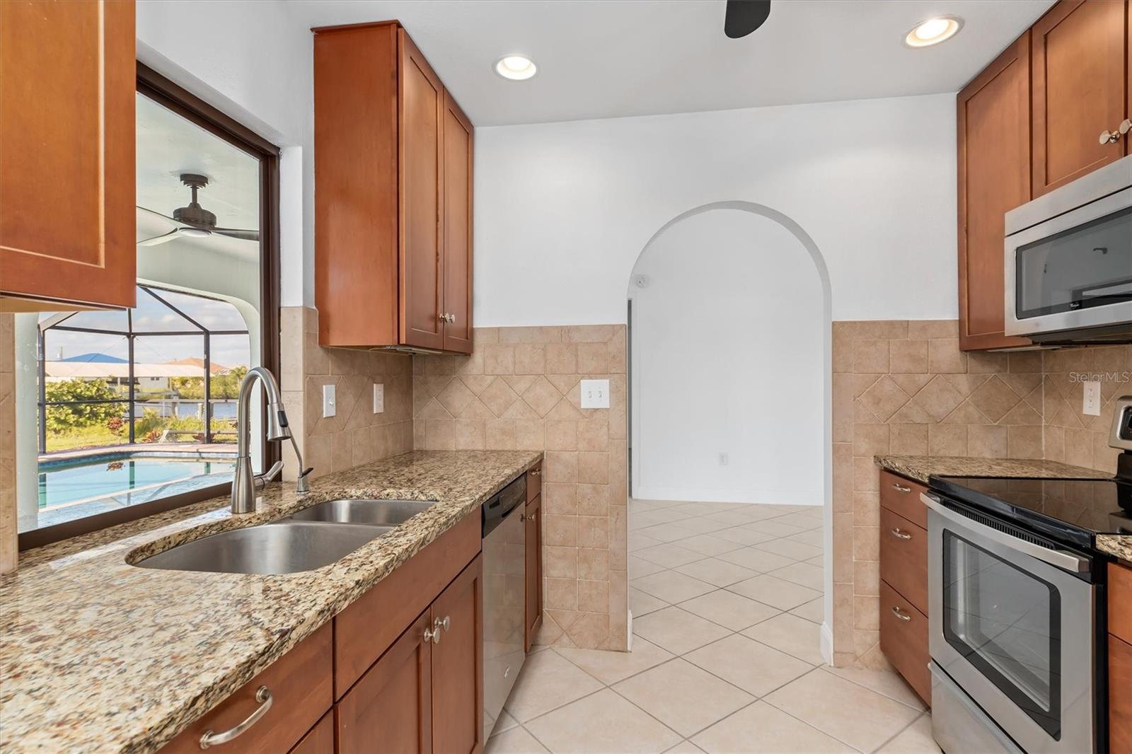 18602 AYRSHIRE CIR, PORT CHARLOTTE, FL, 33948