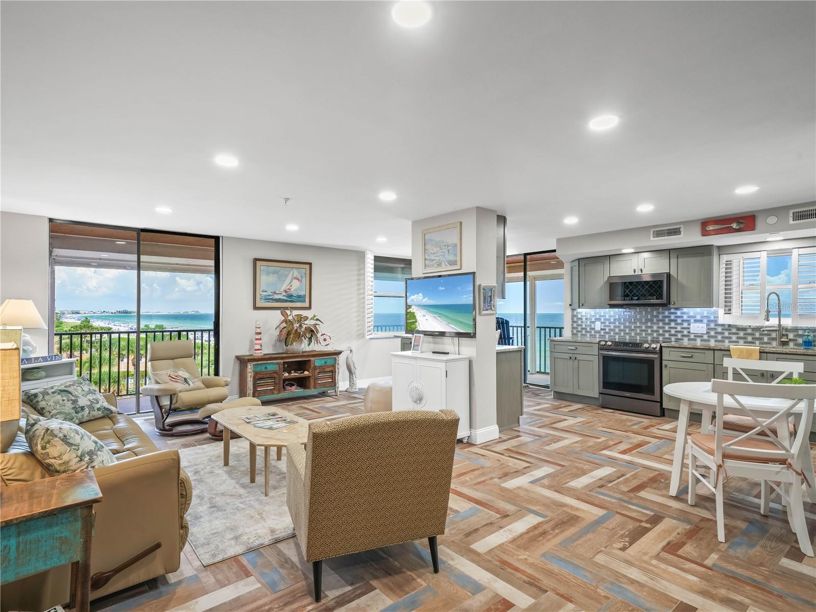 15316 GULF BLVD #301, MADEIRA BEACH, FL, 33708