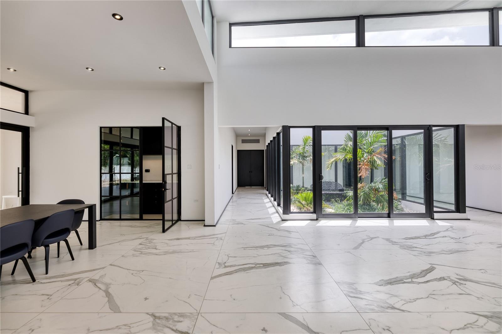 PR9103892 Property Photo