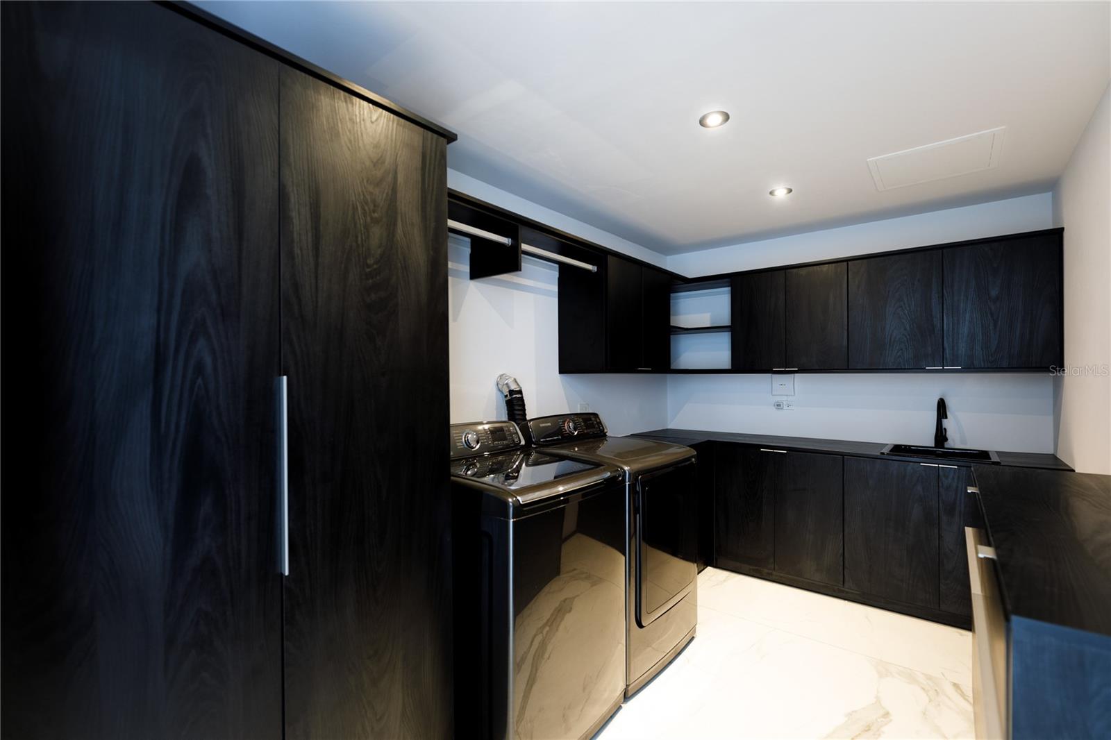 PR9103892 Property Photo