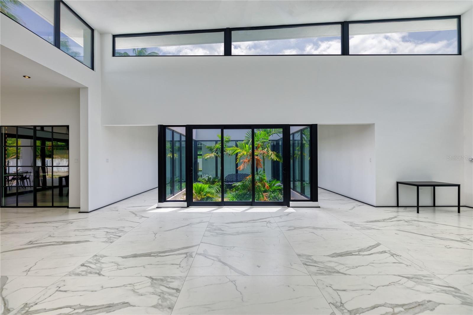 PR9103892 Property Photo