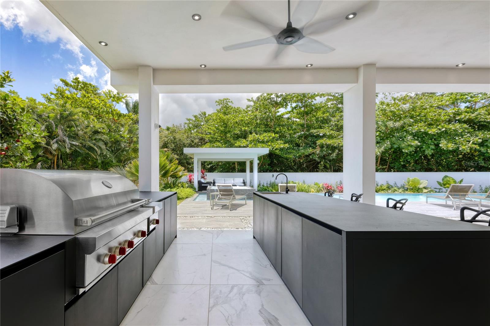 PR9103892 Property Photo