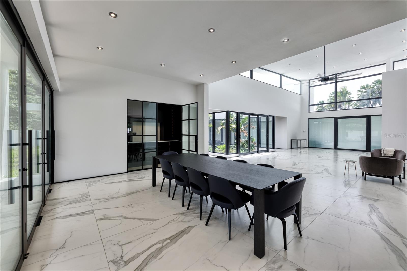 PR9103892 Property Photo