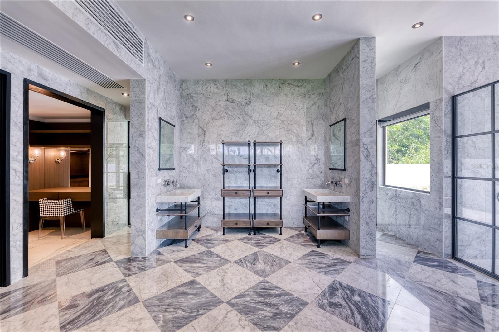 PR9103892 Property Photo