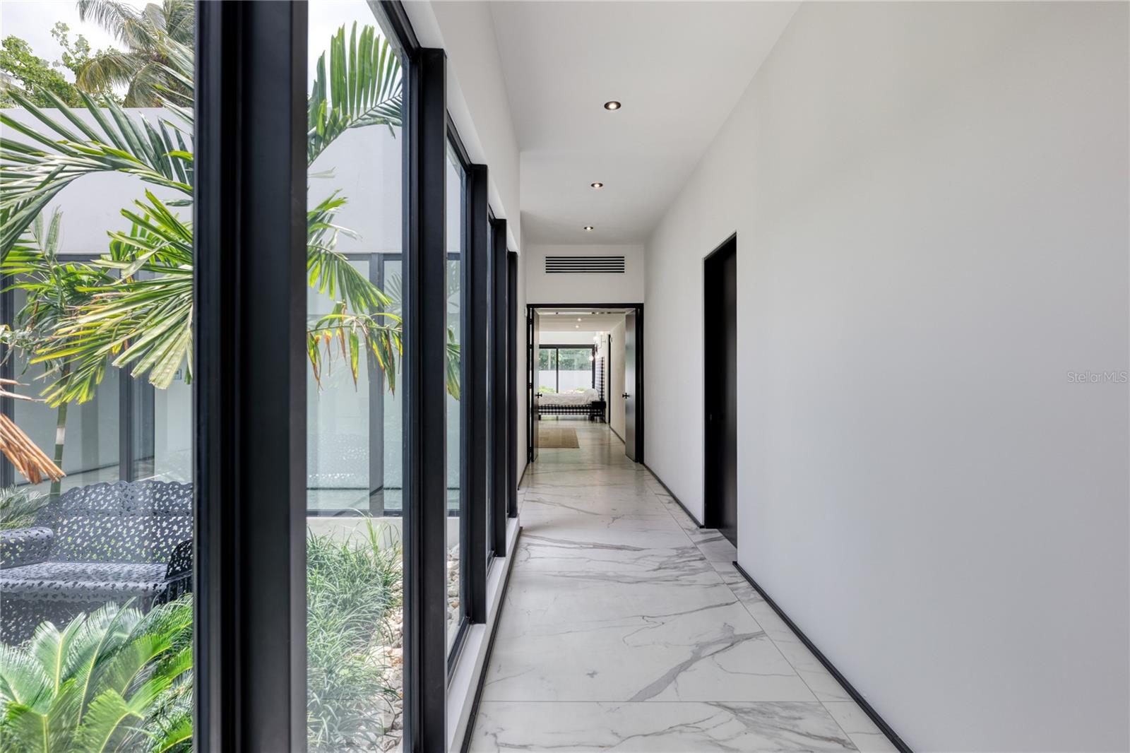 PR9103892 Property Photo