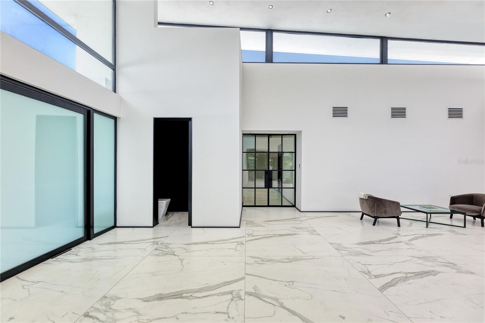 PR9103892 Property Photo