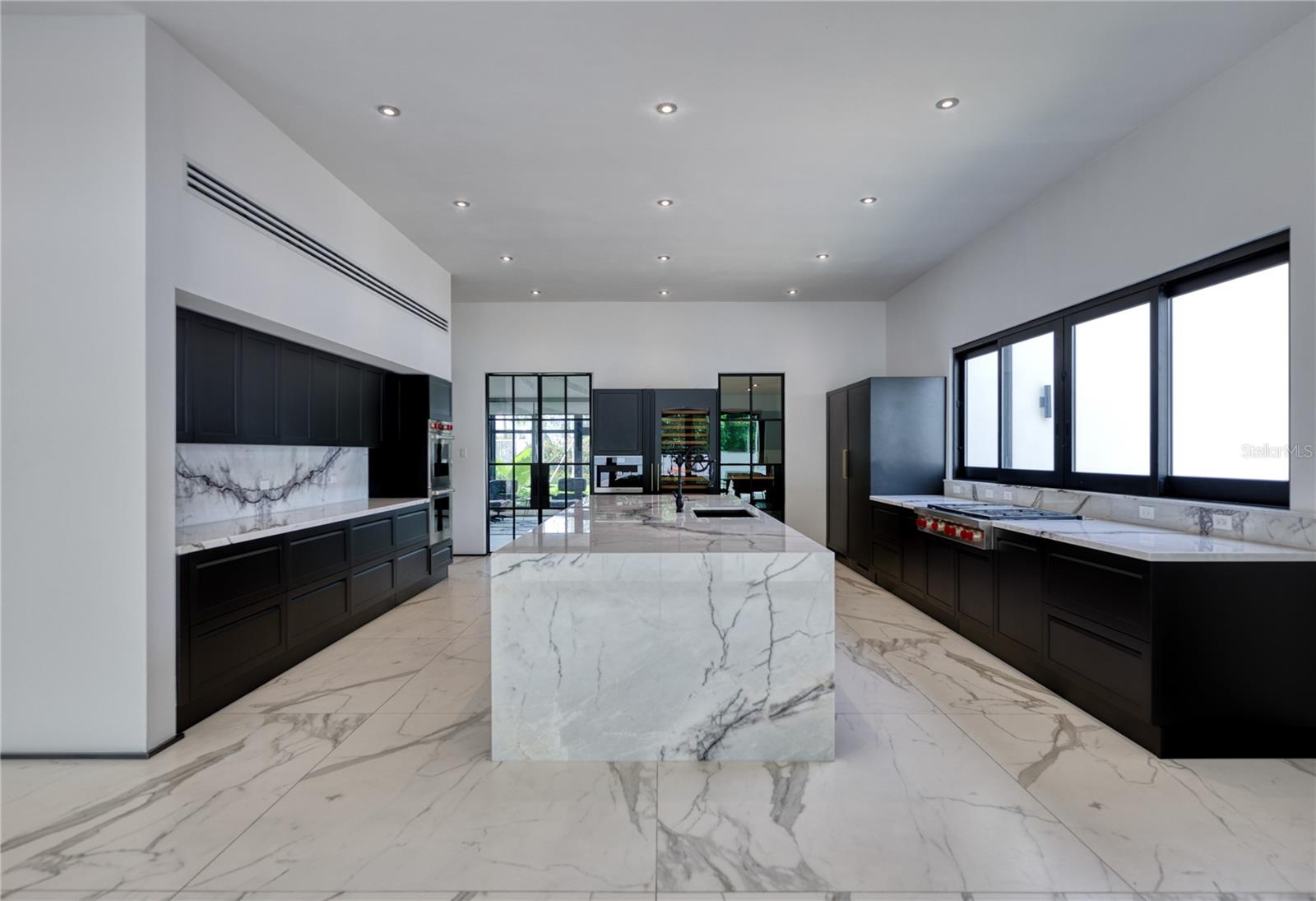 PR9103892 Property Photo