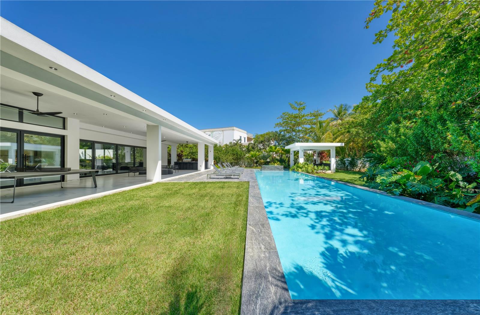 PR9103892 Property Photo