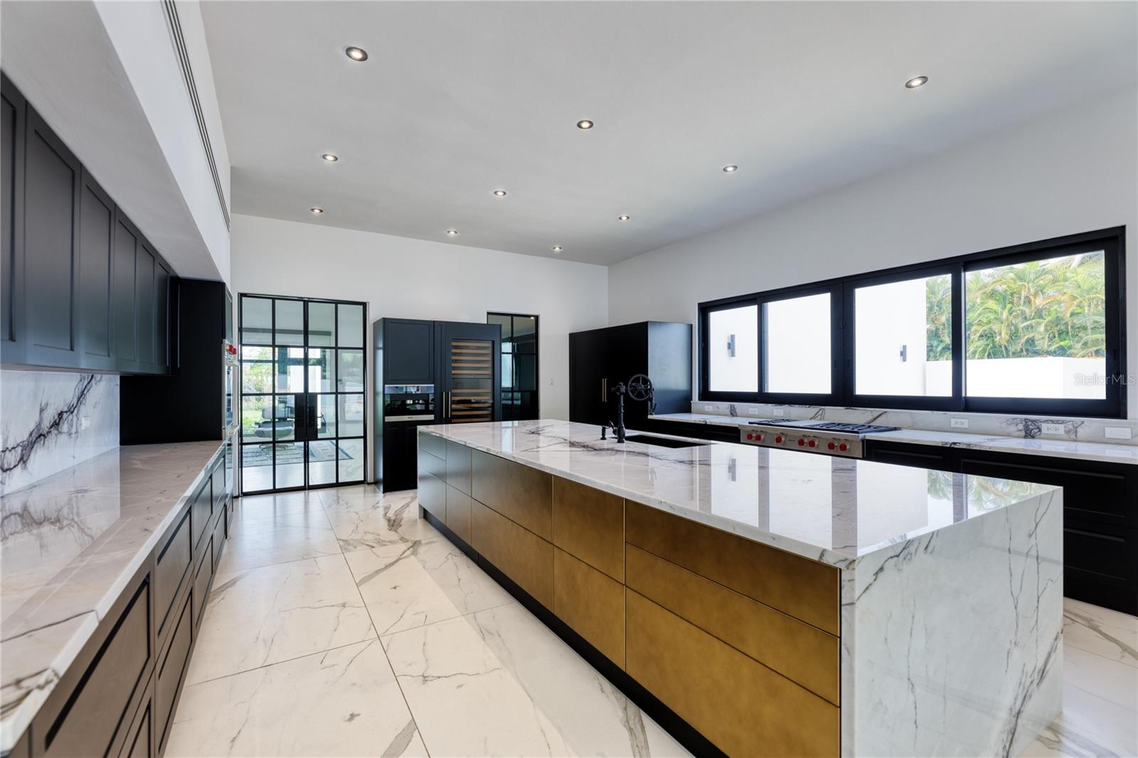 PR9103892 Property Photo