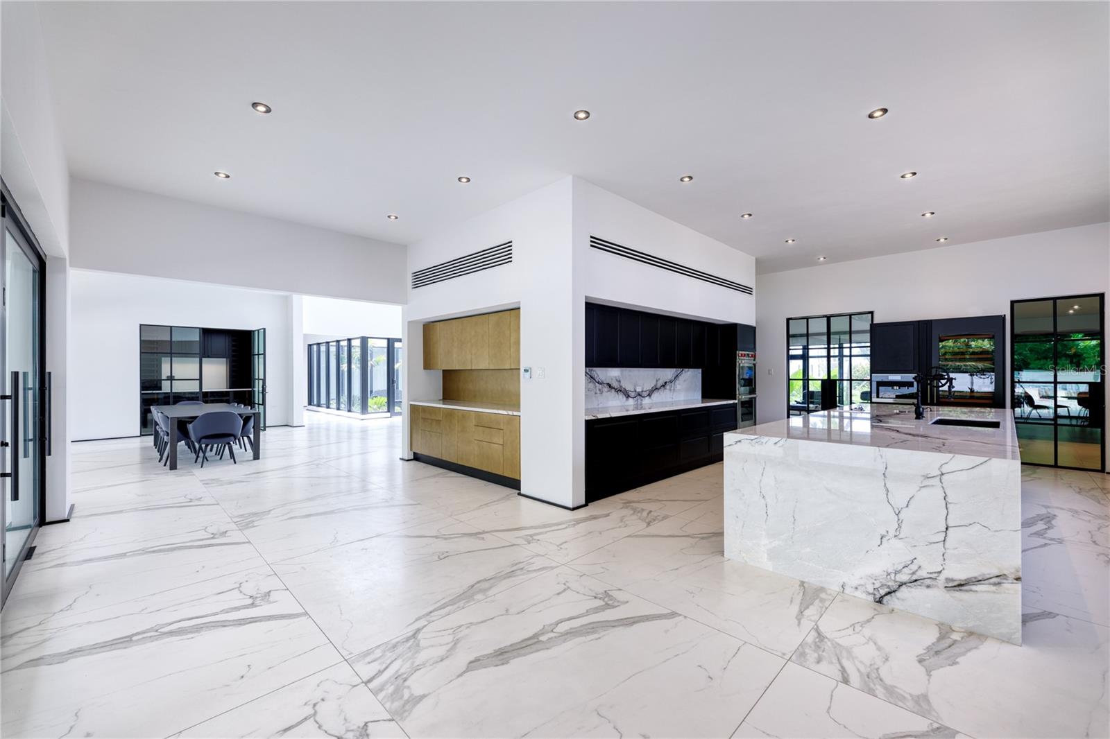 PR9103892 Property Photo