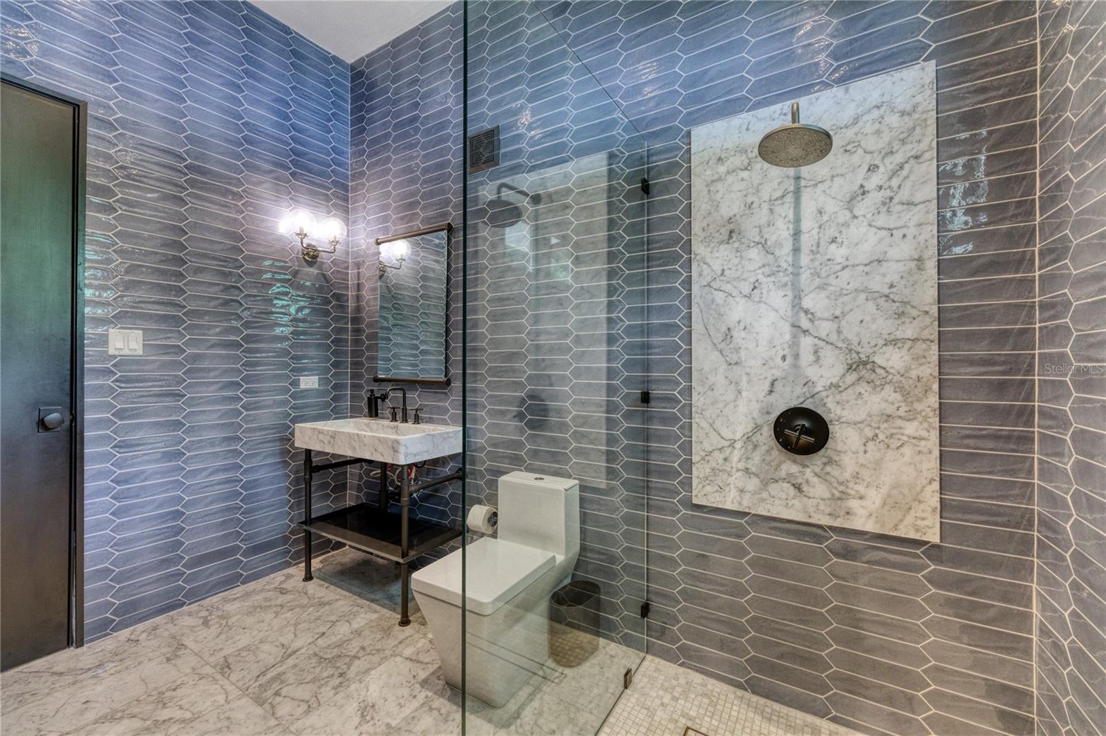 PR9103892 Property Photo