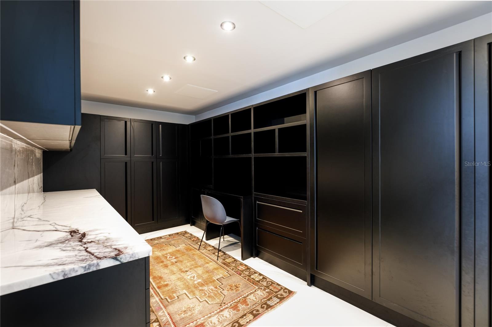 PR9103892 Property Photo